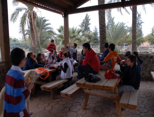 Piscifactoria_octubre_2011_Merienda